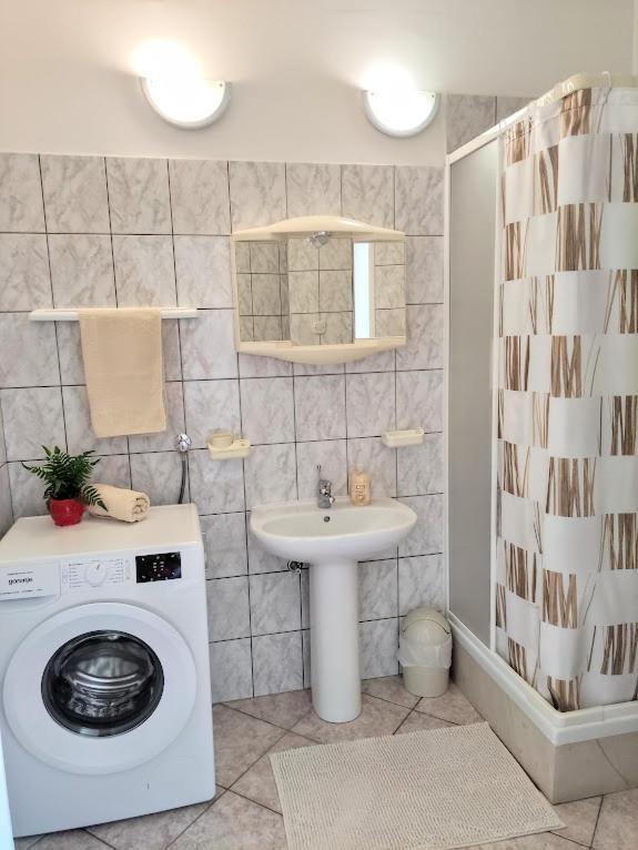 Apartmani Mila A1 & A2 & 3 Trogir Ngoại thất bức ảnh