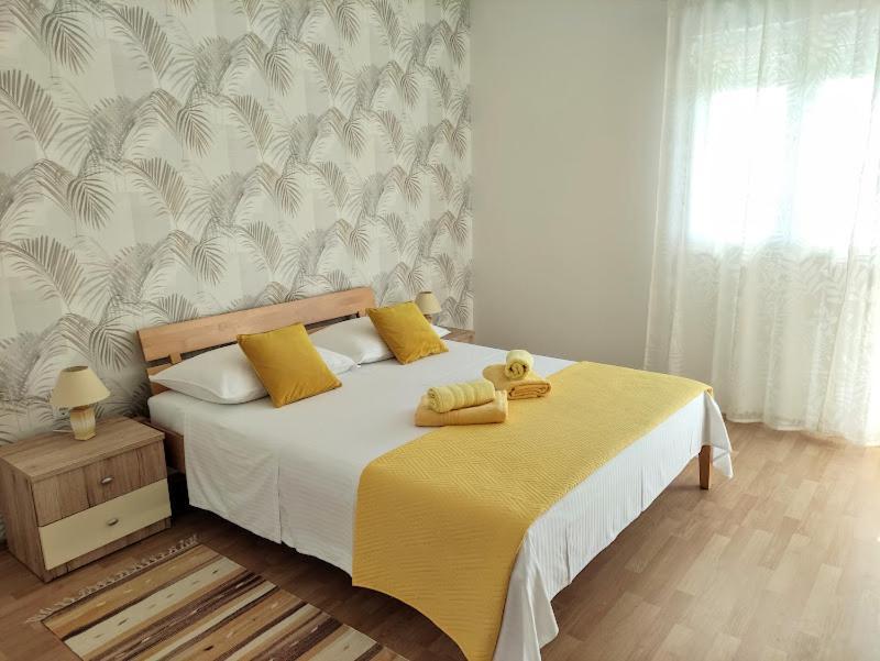 Apartmani Mila A1 & A2 & 3 Trogir Ngoại thất bức ảnh